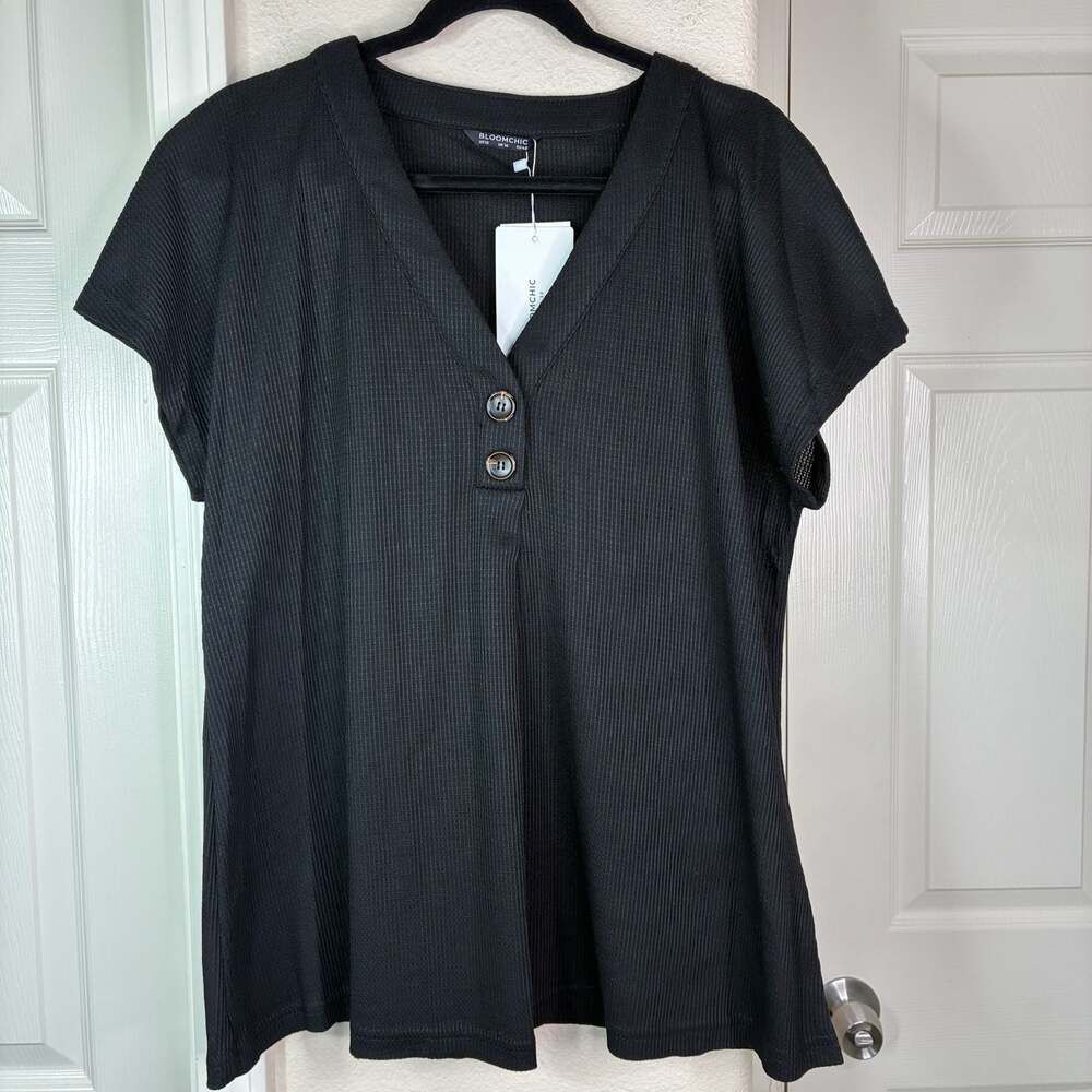 BloomChic Women's Black Ribbed Knit V-Neck Henley Short Sleeve Top Size 12 New